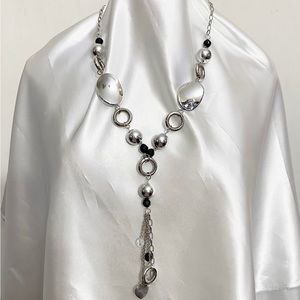 PAPARAZZI NWT mixed media medium length necklace w/ bonus earrings black.